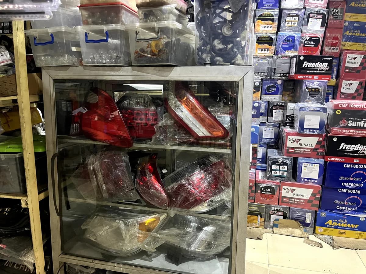 Rear Lamps & Batteries